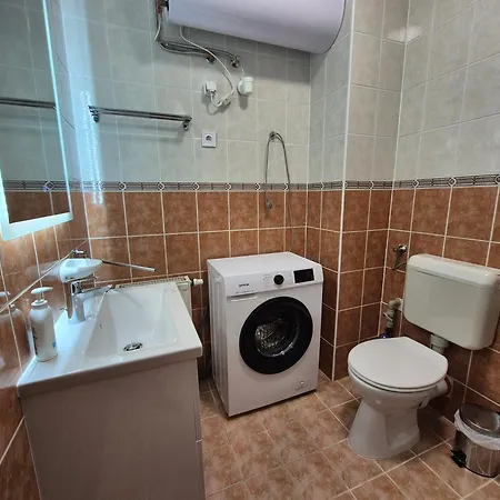 Jade Apartment